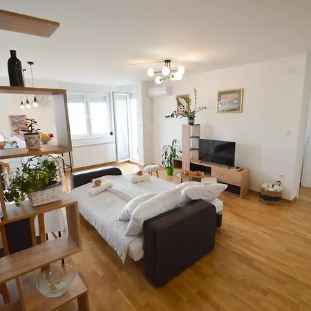 Shine24 - Spacious And Bright Lejlighed