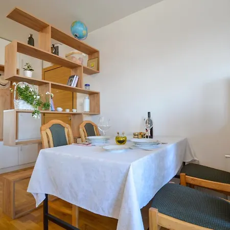 Shine24 - Spacious And Bright