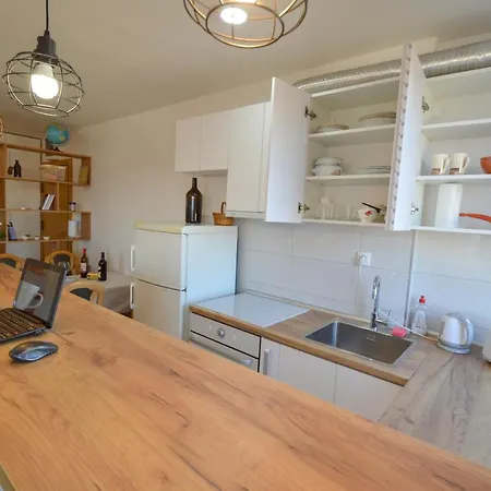 Shine24 - Spacious And Bright Apartman *