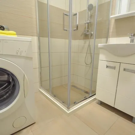 Apartman Shine24 - Spacious And Bright *