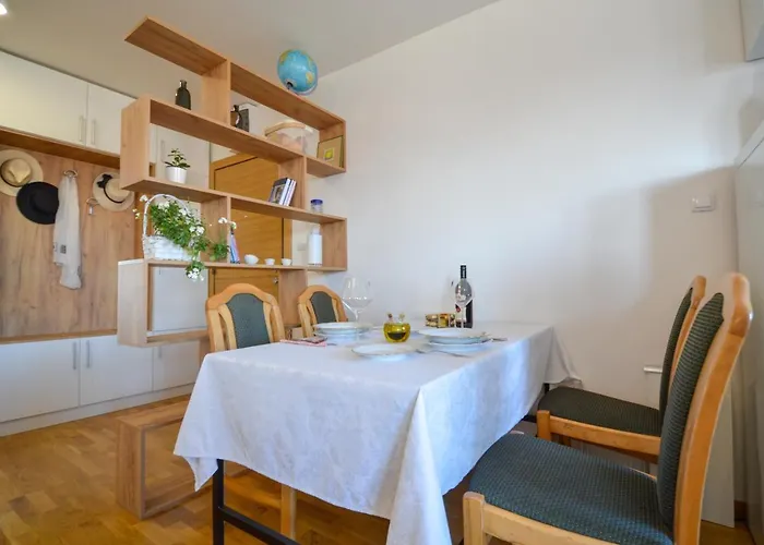 Shine24 - Spacious And Bright