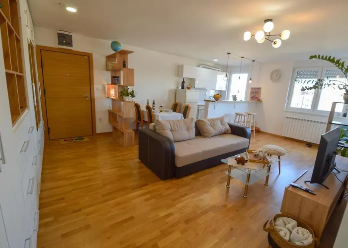 Διαμέρισμα Shine24 - Spacious And Bright *