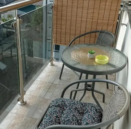 Shine24 - Spacious And Bright Διαμέρισμα